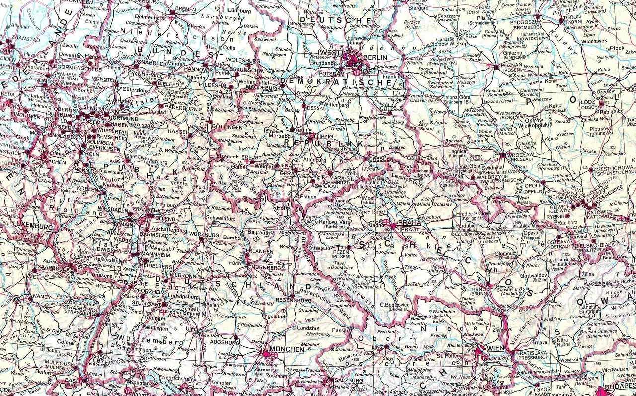 10 Creative Ways to Use Old Maps in DIY Projects